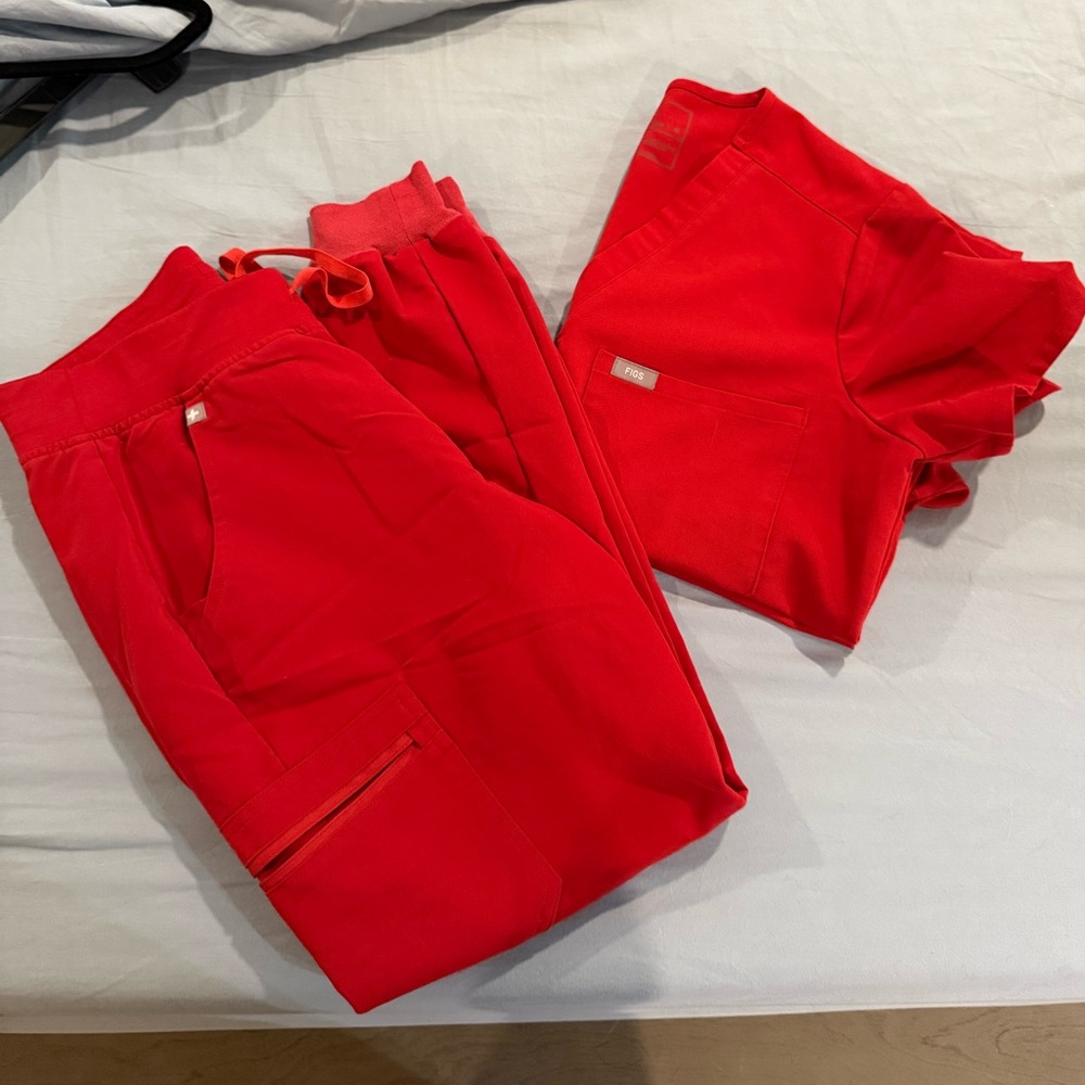 Figs red scrubs